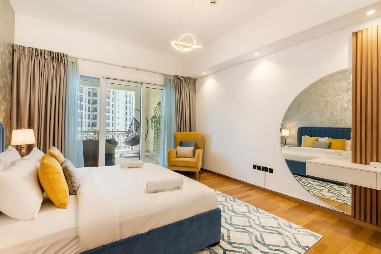 Marina Residences 2Br: Seaside In Palm Jumeirah Dubai Apartment