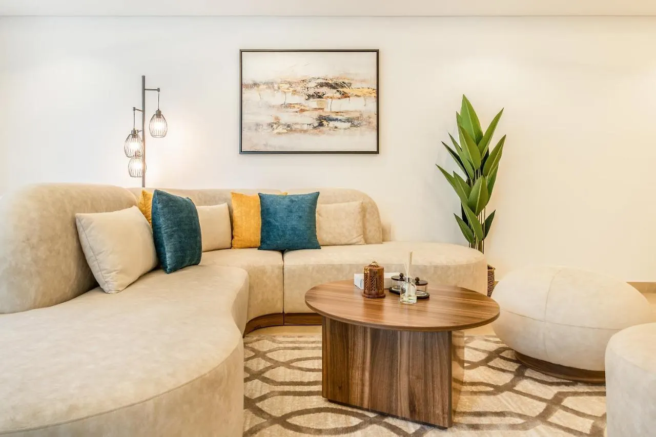 Marina Residences 2Br: Seaside In Palm Jumeirah Dubai Apartment