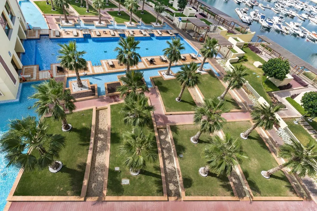 Marina Residences 2Br: Seaside In Palm Jumeirah Dubai Apartment
