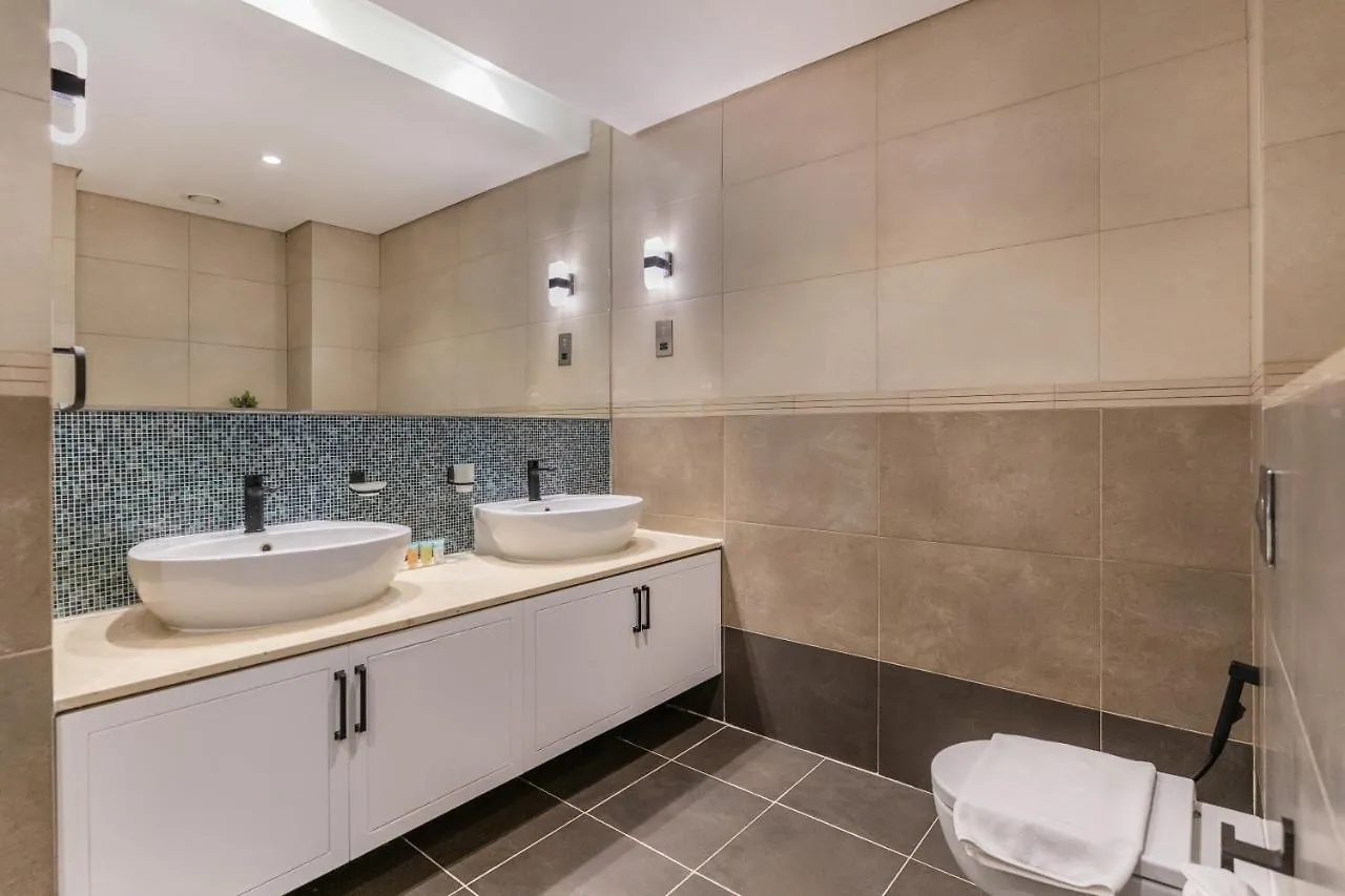 Marina Residences 2Br: Seaside In Palm Jumeirah Dubai