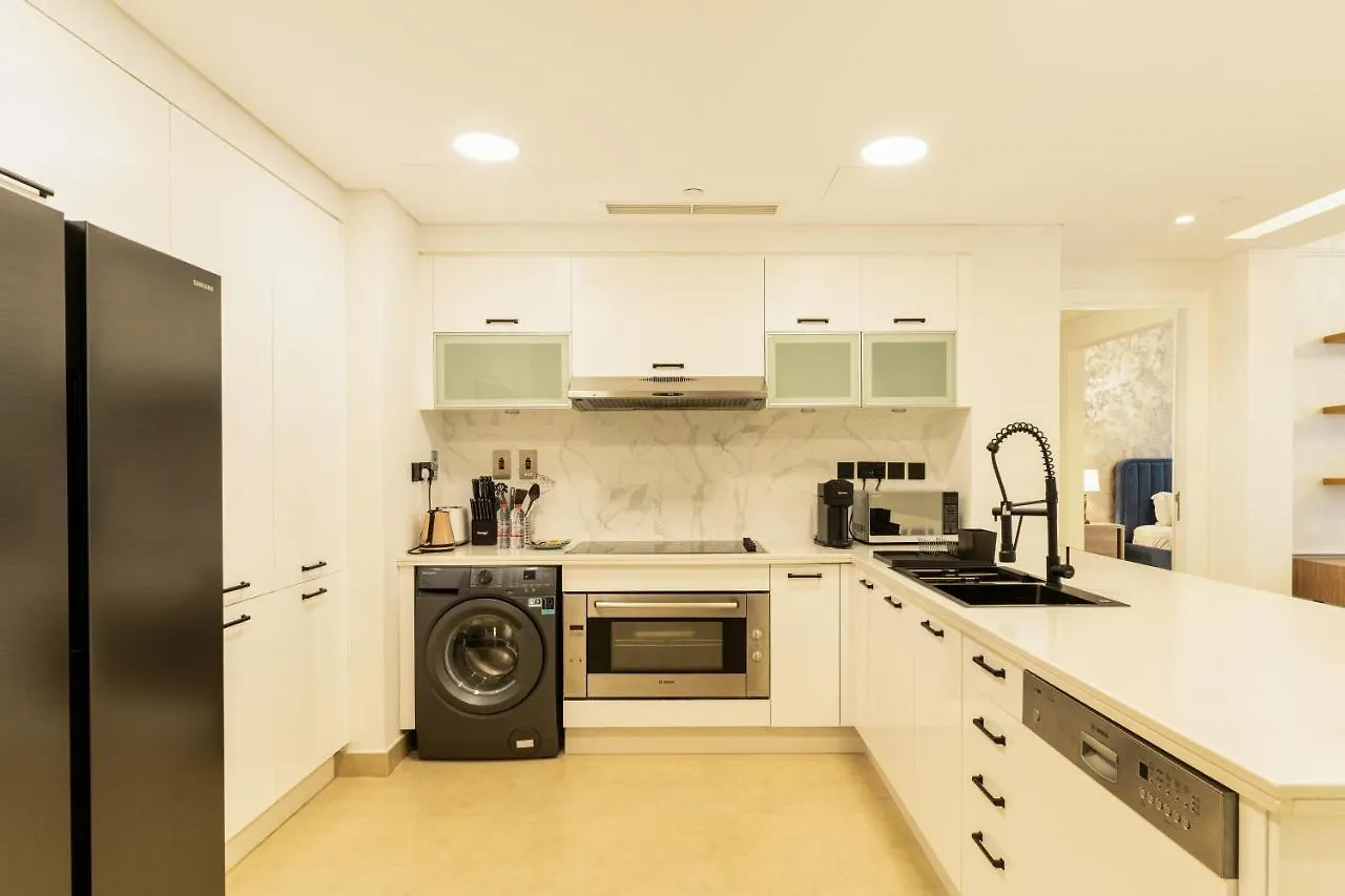 Marina Residences 2Br: Seaside In Palm Jumeirah Dubai