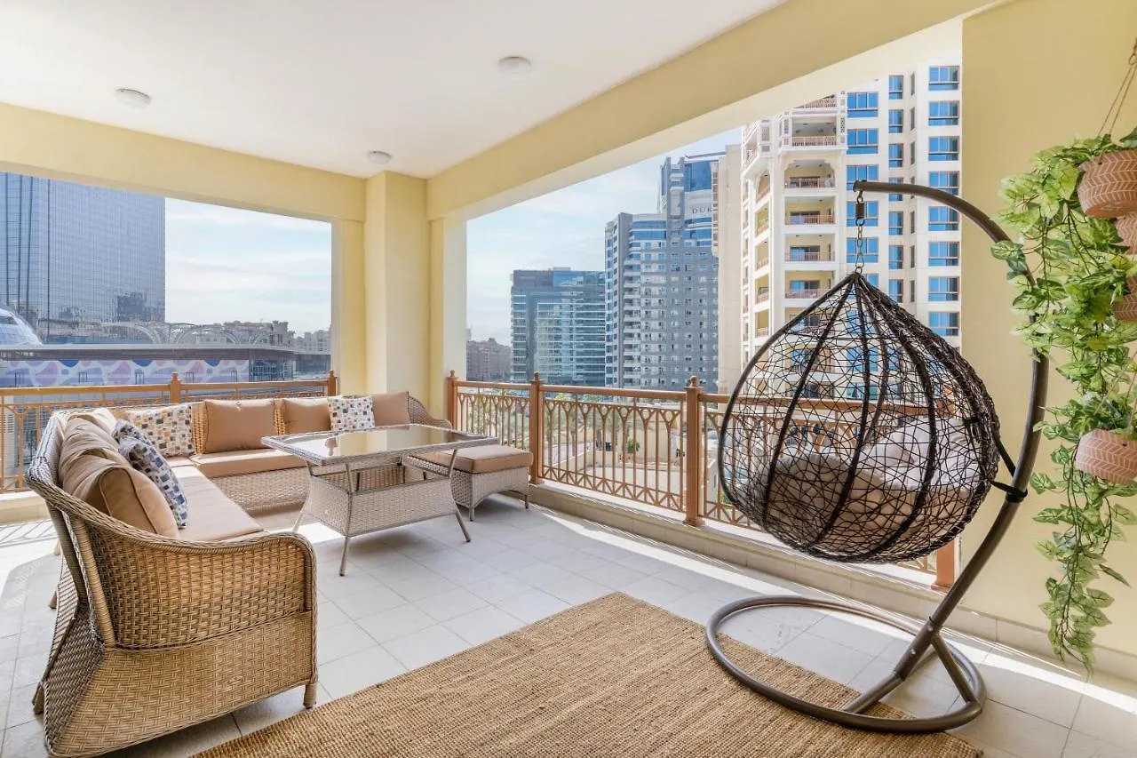 Marina Residences 2Br: Seaside In Palm Jumeirah Dubai Apartment