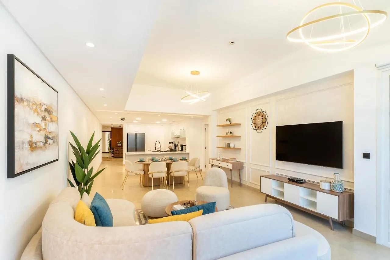 Marina Residences 2Br: Seaside In Palm Jumeirah Dubai Apartment